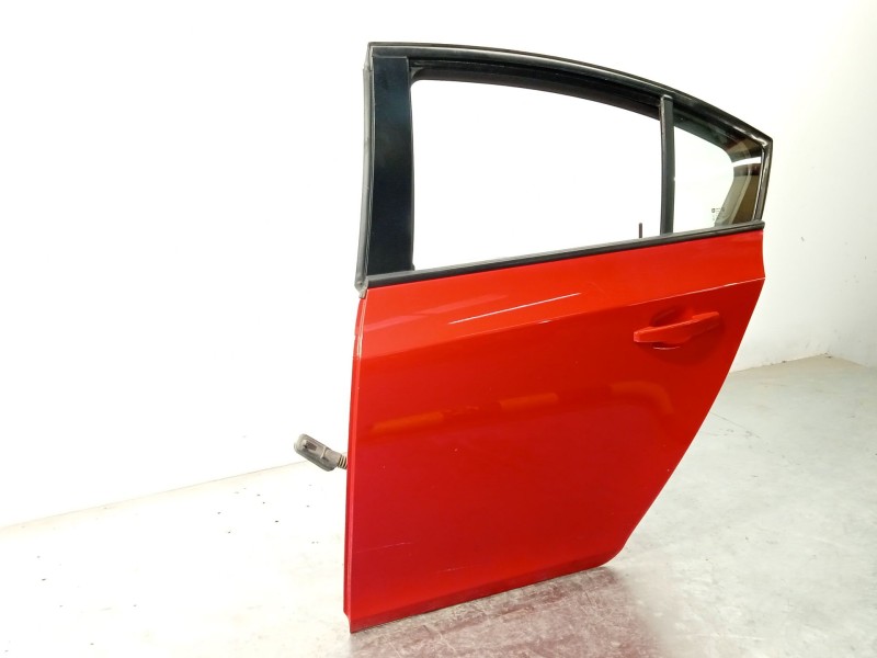 Recambio de puerta trasera izquierda para chevrolet cruze (j300) 2.0 cdi referencia OEM IAM 95987763  