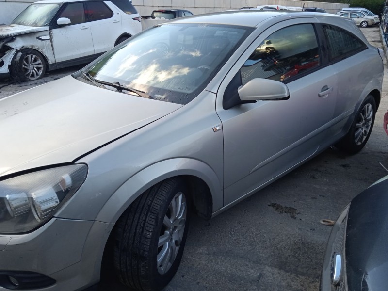 opel astra h gtc (a04) del año 2006
