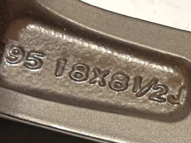 Recambio de llanta para lexus is200 (ds2/is2) 200d referencia OEM IAM 42611WY080  