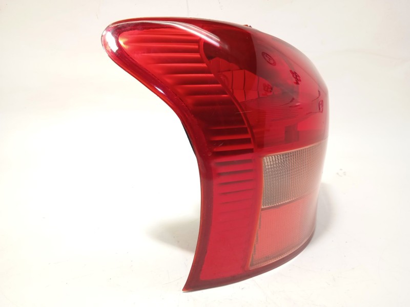 Recambio de piloto trasero izquierdo para toyota yaris (_p9_) 1.4 d-4d (nlp90_) referencia OEM IAM 815610D110  