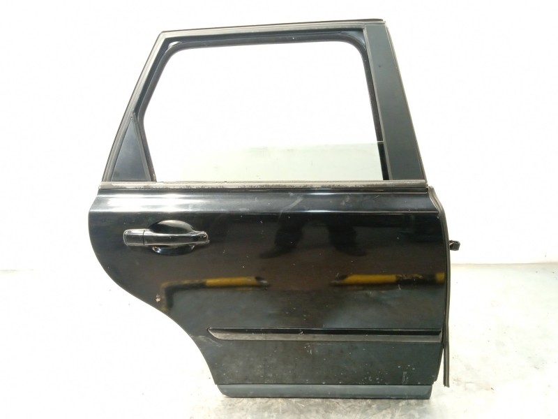 Recambio de puerta trasera derecha para volvo v50 (545) 2.0 d referencia OEM IAM 31335470  