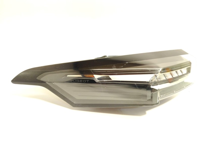 Recambio de piloto trasero izquierdo para peugeot 308 puretech 130 active pack referencia OEM IAM 9835299480  