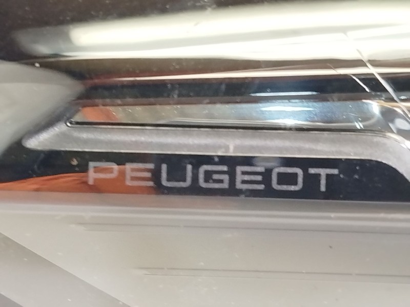 Recambio de piloto trasero izquierdo para peugeot 308 puretech 130 active pack referencia OEM IAM 9835299480  