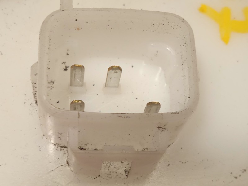 Recambio de bomba combustible para hyundai i30 (fd) 1.4 referencia OEM IAM 311101H000  100601530