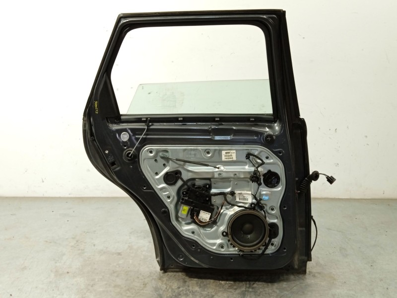 Recambio de puerta trasera izquierda para volvo v50 (545) 1.6 d referencia OEM IAM 31335469  
