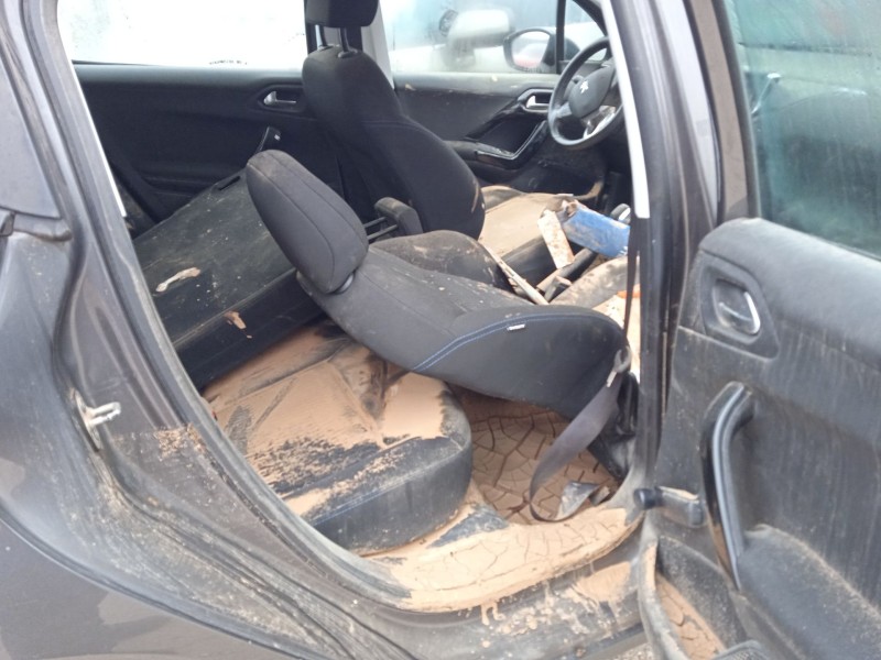 peugeot 208 i (ca_, cc_) del año 2018