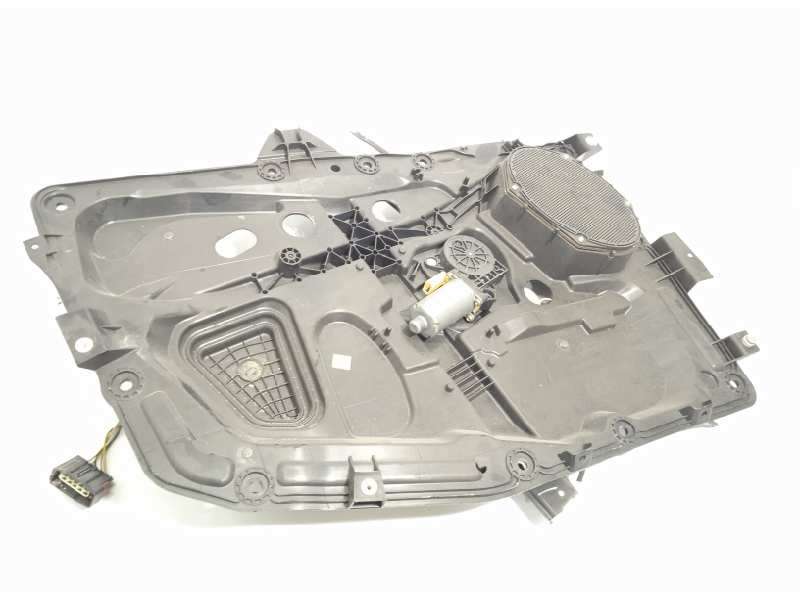 ELEVALUNAS DELANTERO IZQUIERDO 1567723 2S61A045H17A