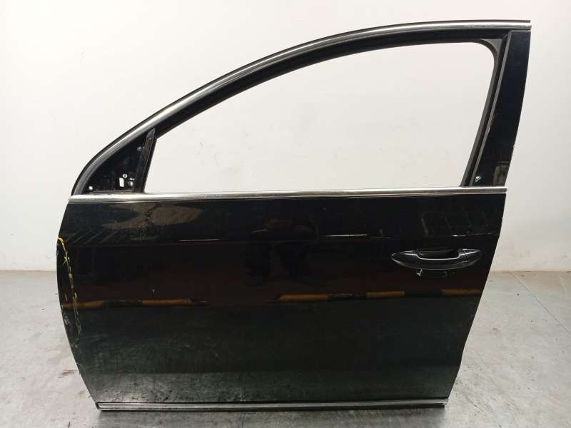 PUERTA DELANTERA IZQUIERDA 3AA831055 