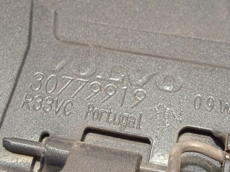Recambio de tapa exterior combustible para volvo v50 (545) 1.6 d referencia OEM IAM 30779919  