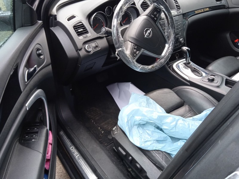 opel insignia a sports tourer (g09) del año 2009