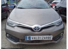 toyota auris (_e18_) del año 2015 2