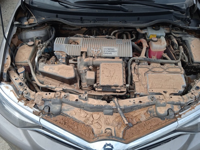 toyota auris (_e18_) del año 2015