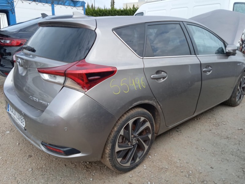 toyota auris (_e18_) del año 2015
