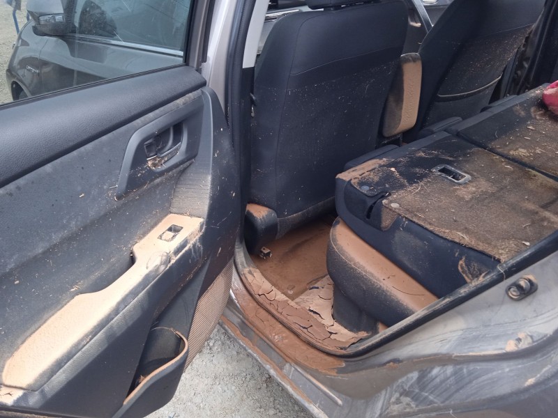 toyota auris (_e18_) del año 2015