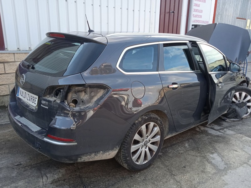 opel astra j sports tourer (p10) del año 2013
