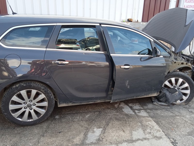 opel astra j sports tourer (p10) del año 2013