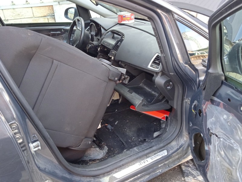 opel astra j sports tourer (p10) del año 2013