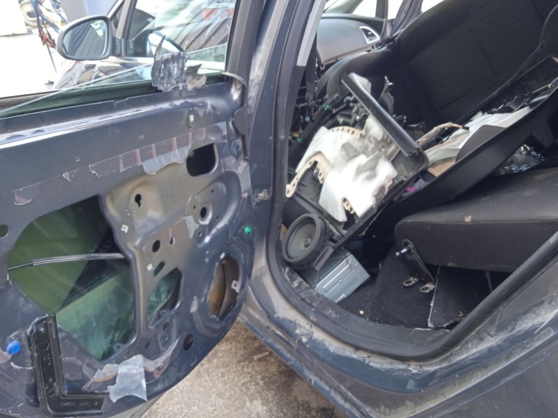 opel astra j sports tourer (p10) del año 2013