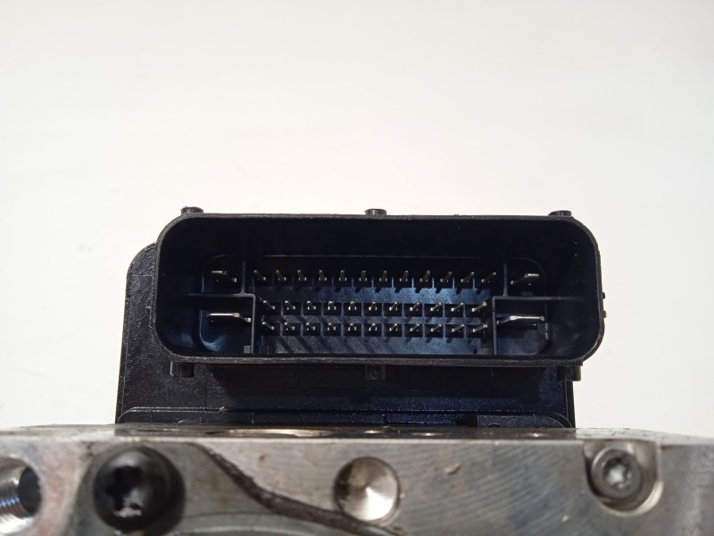 Recambio de abs para ssangyong tivoli 1.6 referencia OEM IAM 4892035200 BE6003V400 BH6014V400