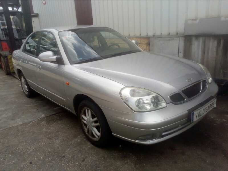 daewoo nubira berlina del año 2001