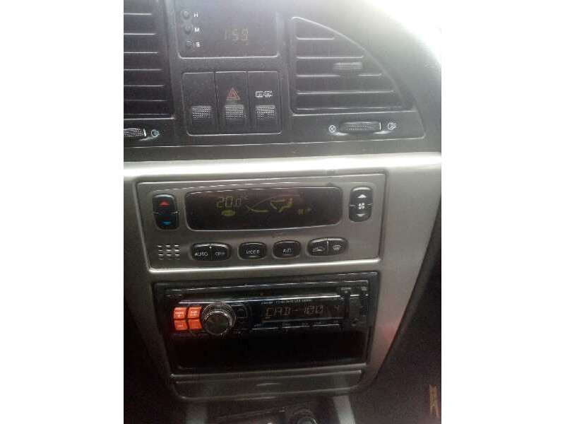 daewoo nubira berlina del año 2001