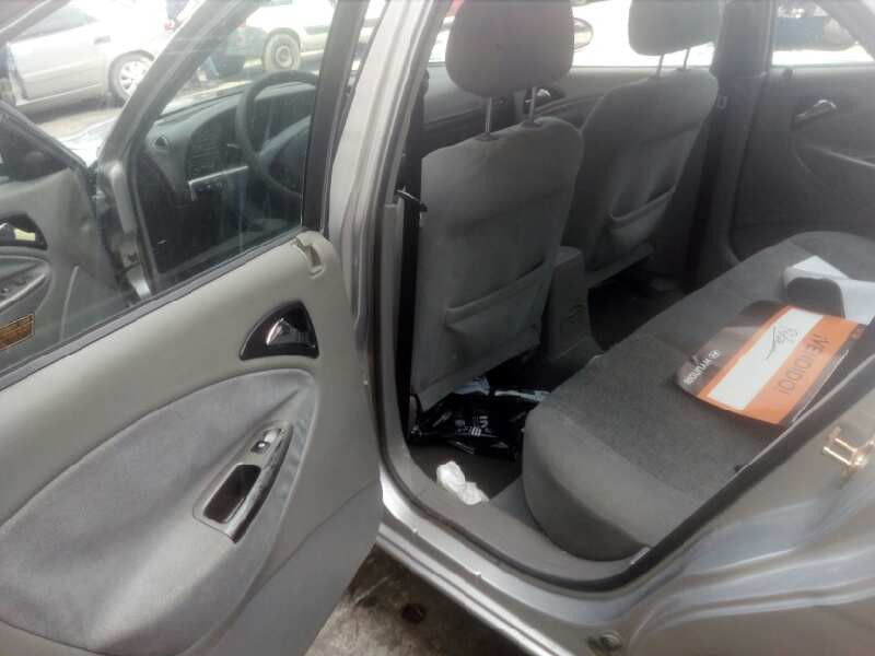 daewoo nubira berlina del año 2001