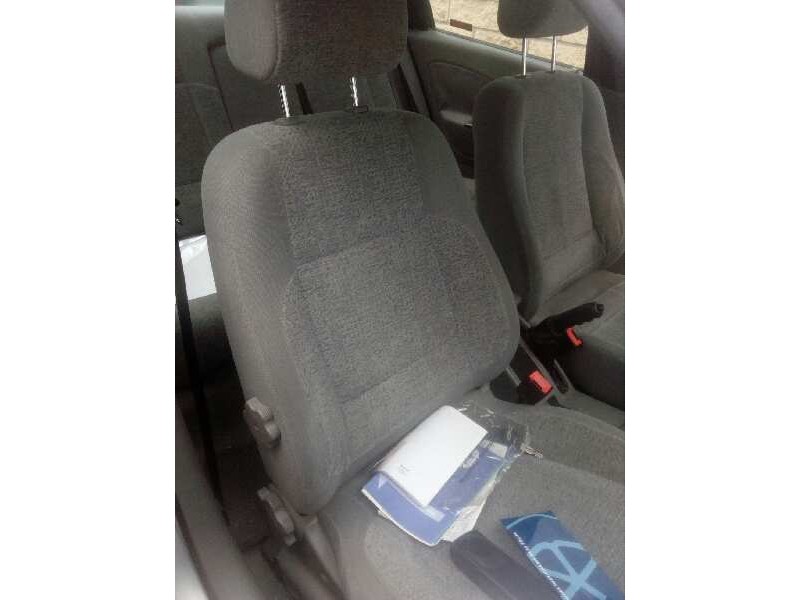 daewoo nubira berlina del año 2001