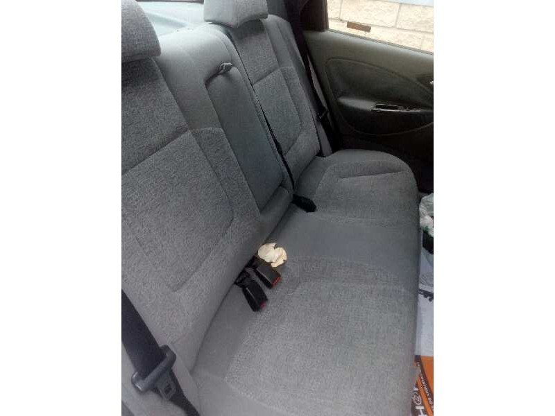 daewoo nubira berlina del año 2001