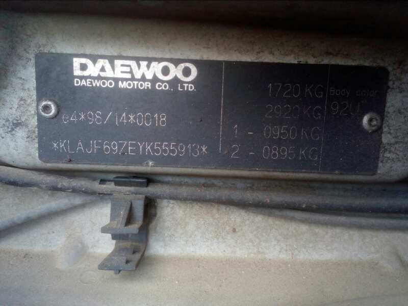 daewoo nubira berlina del año 2001