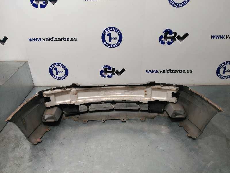 Recambio de paragolpes delantero para daewoo nubira berlina cdx referencia OEM IAM S6720021  