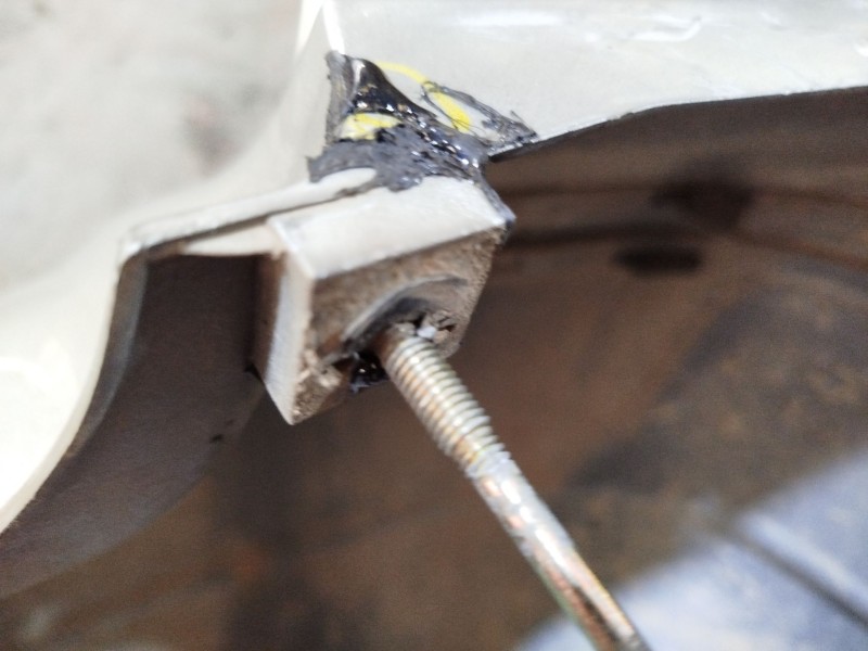 Recambio de paragolpes trasero para toyota avensis (_t25_) 2.0 d-4d (cdt250_) referencia OEM IAM 5215905901  