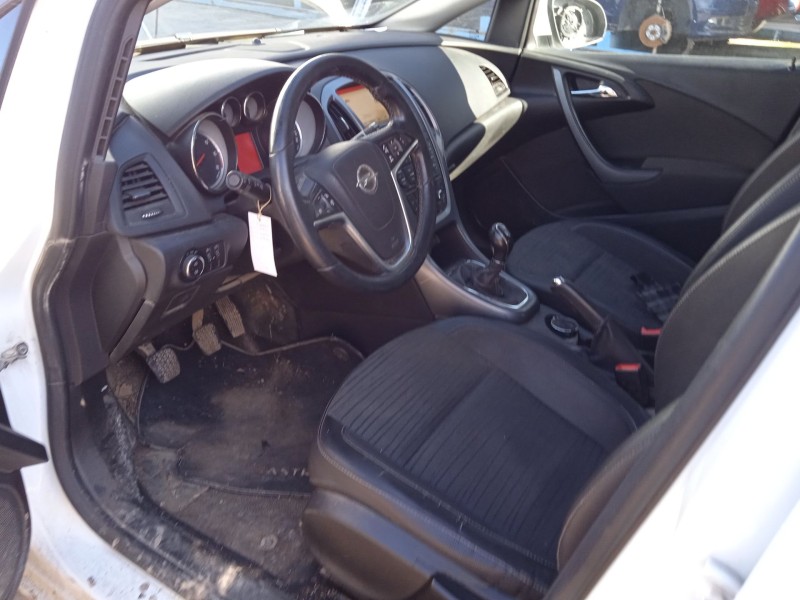 opel astra j sports tourer (p10) del año 2015
