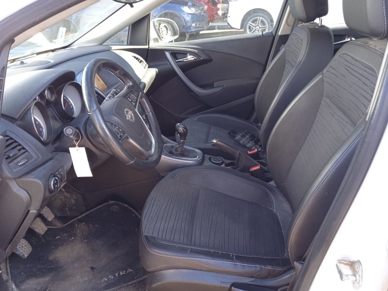 opel astra j sports tourer (p10) del año 2015