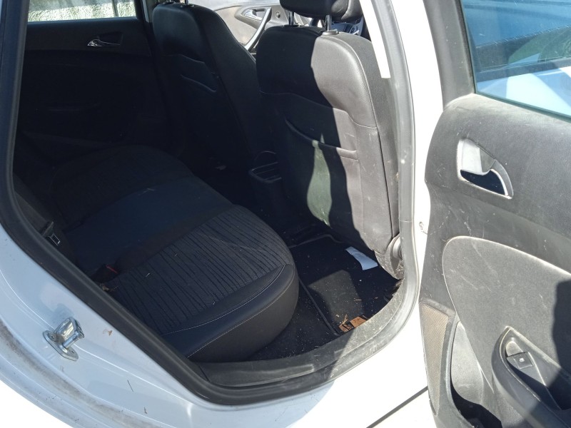 opel astra j sports tourer (p10) del año 2015