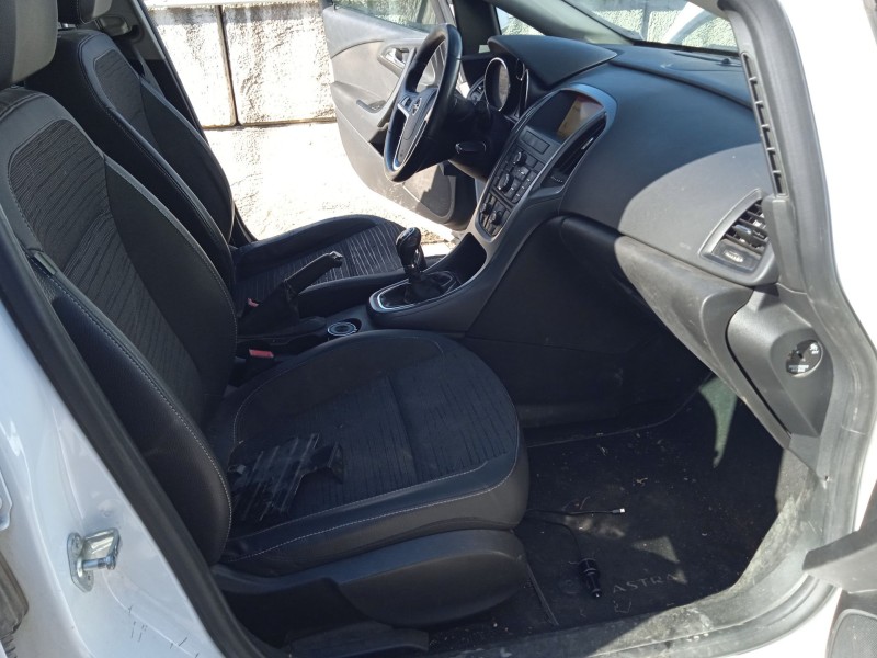 opel astra j sports tourer (p10) del año 2015