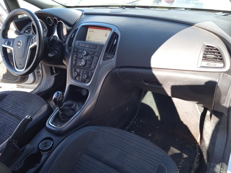 opel astra j sports tourer (p10) del año 2015