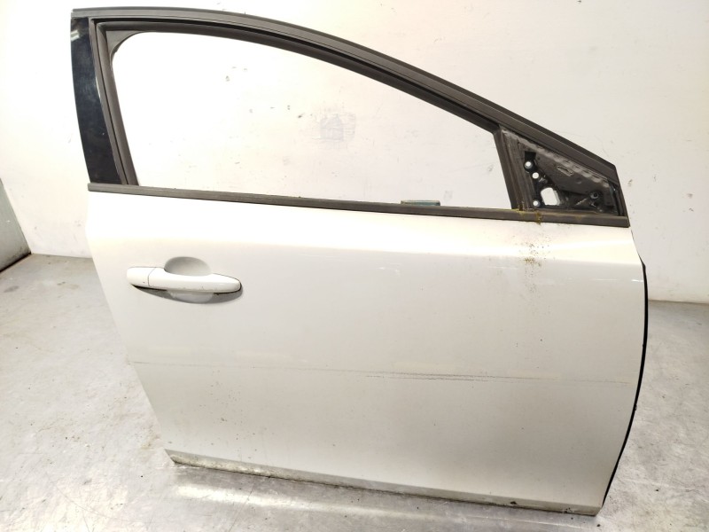 Recambio de puerta delantera derecha para volvo v40 hatchback (525) d2 referencia OEM IAM 32321019  