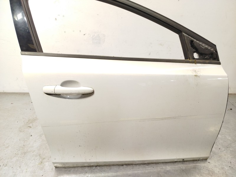 Recambio de puerta delantera derecha para volvo v40 hatchback (525) d2 referencia OEM IAM 32321019  