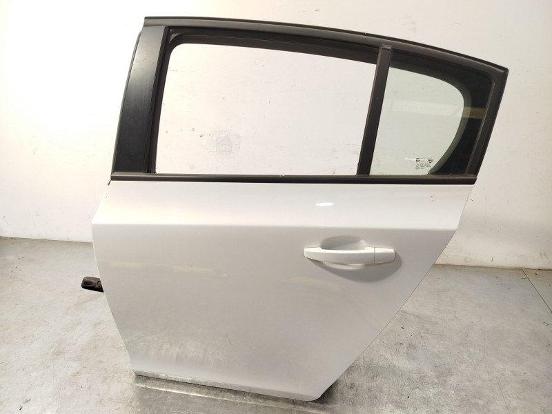 Recambio de puerta trasera izquierda para chevrolet cruze hatchback (j305) 1.6 referencia OEM IAM 95476404  