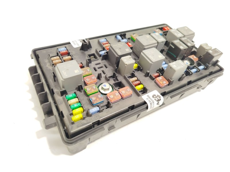 Recambio de caja reles / fusibles para chevrolet cruze hatchback (j305) 1.6 referencia OEM IAM 95107228  