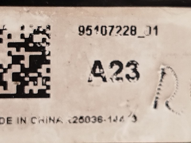 Recambio de caja reles / fusibles para chevrolet cruze hatchback (j305) 1.6 referencia OEM IAM 95107228  