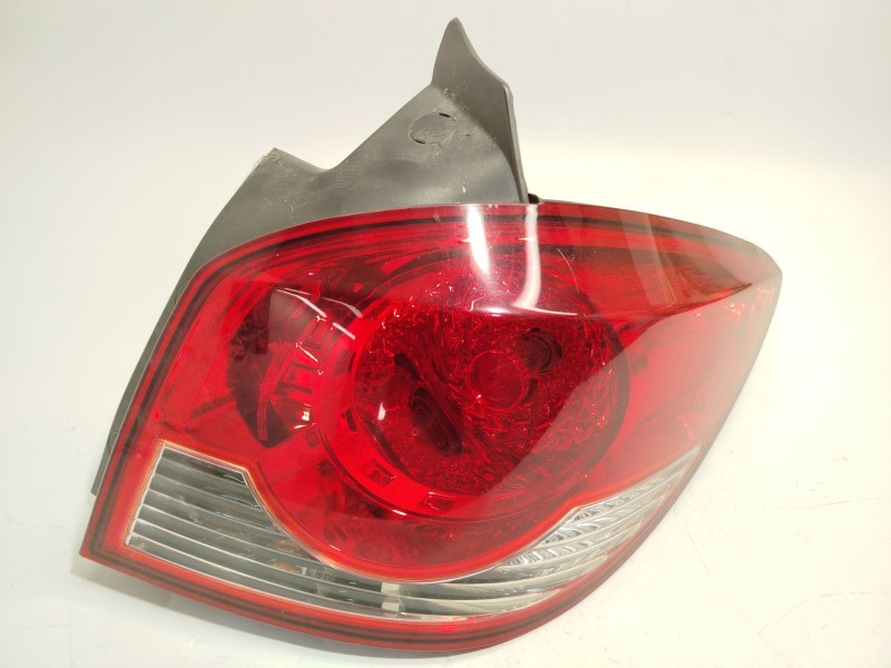 Recambio de piloto trasero derecho para chevrolet cruze hatchback (j305) 1.6 referencia OEM IAM 95365877  