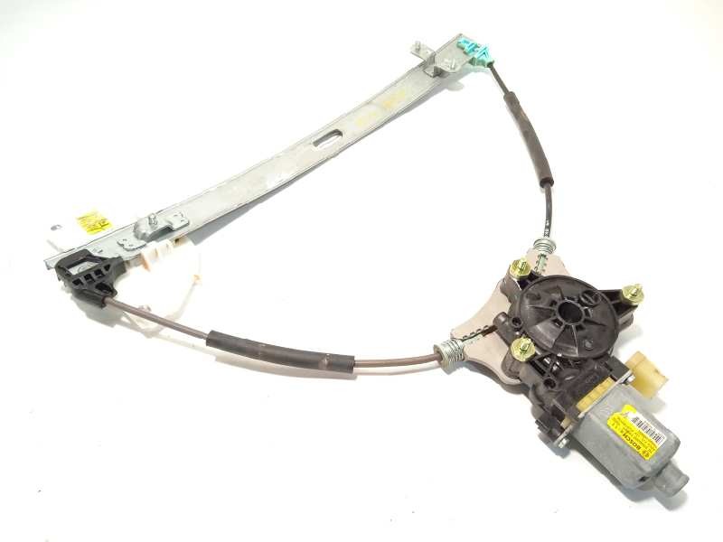 ELEVALUNAS DELANTERO DERECHO 82460H8000 