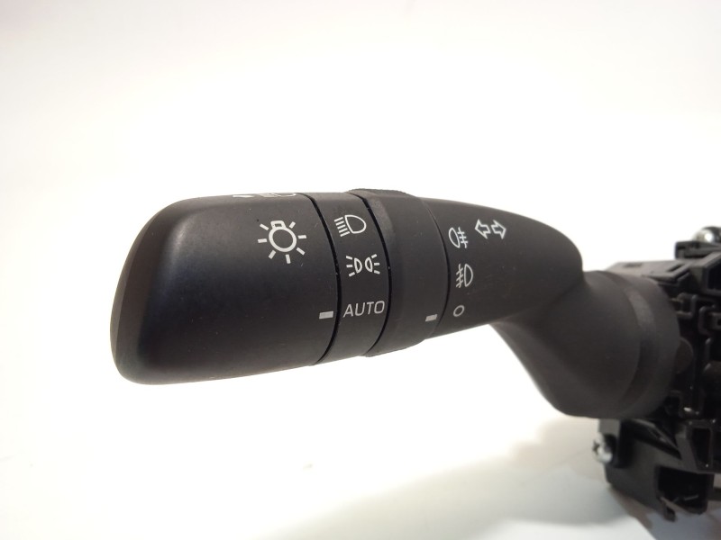 Recambio de mando intermitentes para toyota yaris (_p21_, _pa1_, _ph1_) 1.5 (mxpa11) referencia OEM IAM 8465202A50  