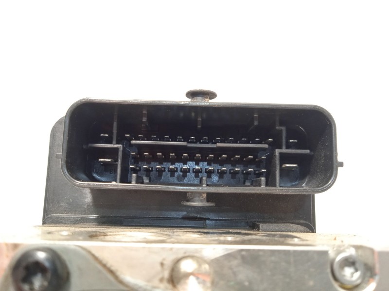 Recambio de abs para kia stonic (ybcuv) drive referencia OEM IAM 58920H8260 BE6003V109 BH6013V105