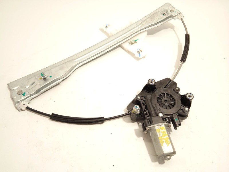 ELEVALUNAS DELANTERO DERECHO 10233936 