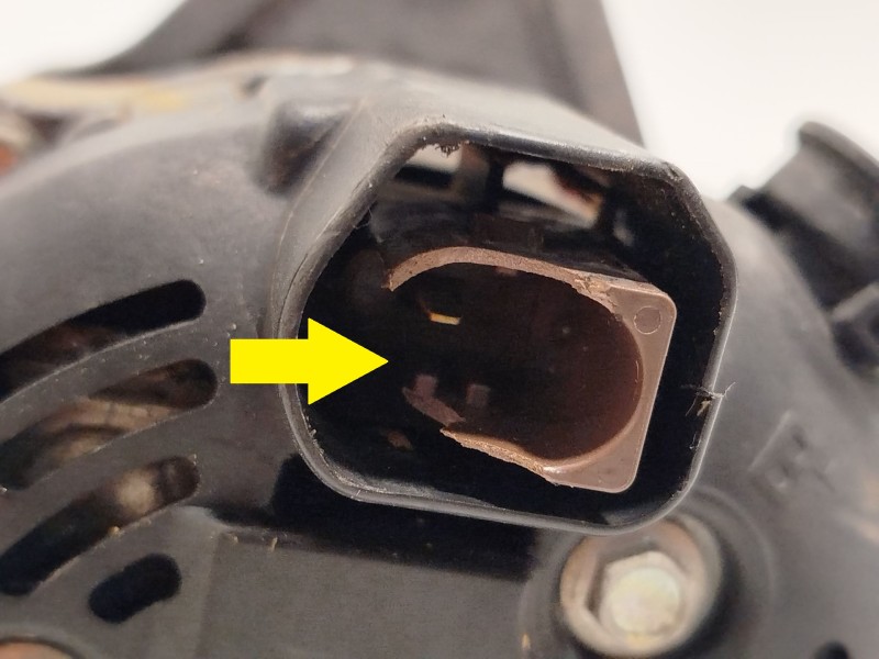 Recambio de alternador para suzuki swift v (az) 1.0 (a2l310) referencia OEM IAM 3140052R10  1042114130