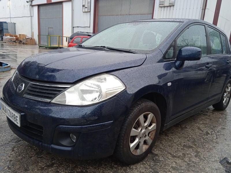 nissan tiida hatchback (c11) del año 2009