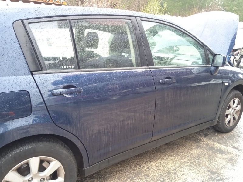 nissan tiida hatchback (c11) del año 2009
