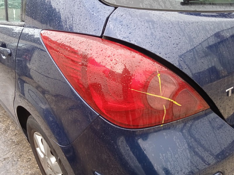 nissan tiida hatchback (c11) del año 2009